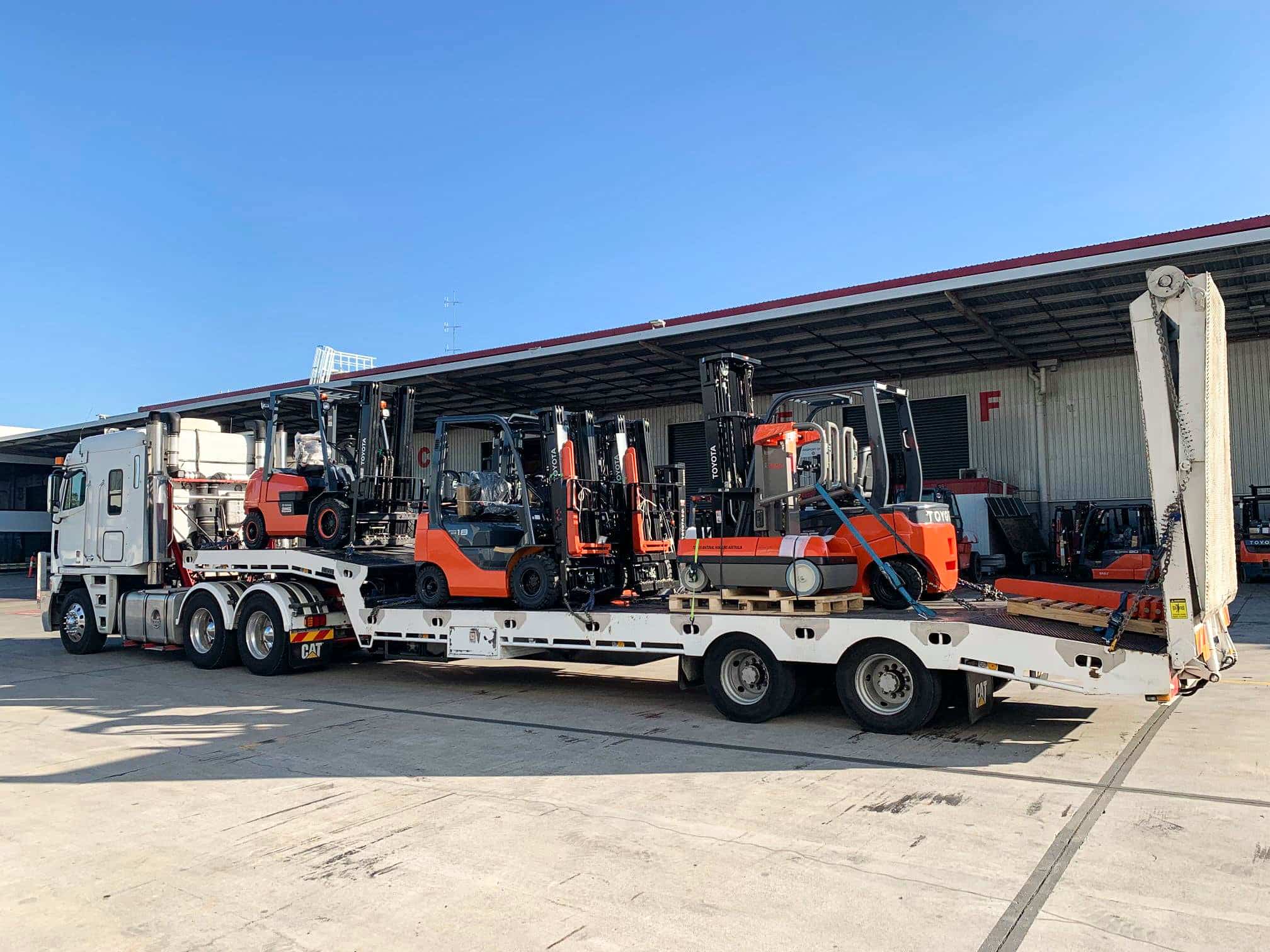 Heavy machinery towing in sydney